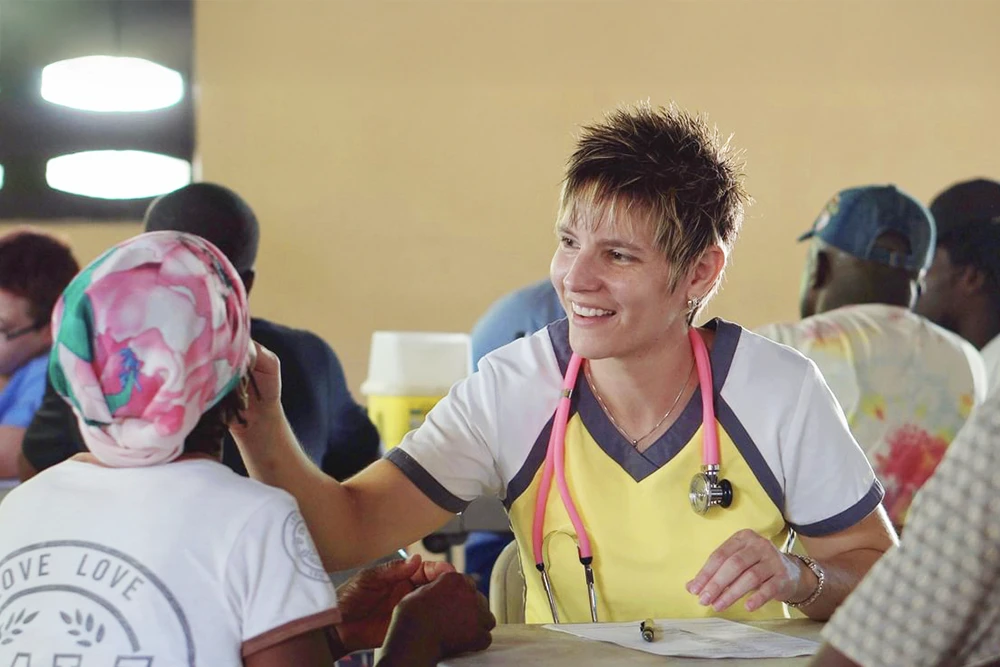 A young patient who speaks a rare language is treated by a doctor on a philanthropic trip.